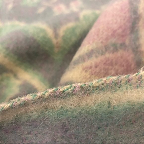 Vintage all wool reversible blanket. 80” x 70”. Excellent condition - Picture 7 of 7